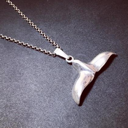 Whale tail - Pendant for men - silv..